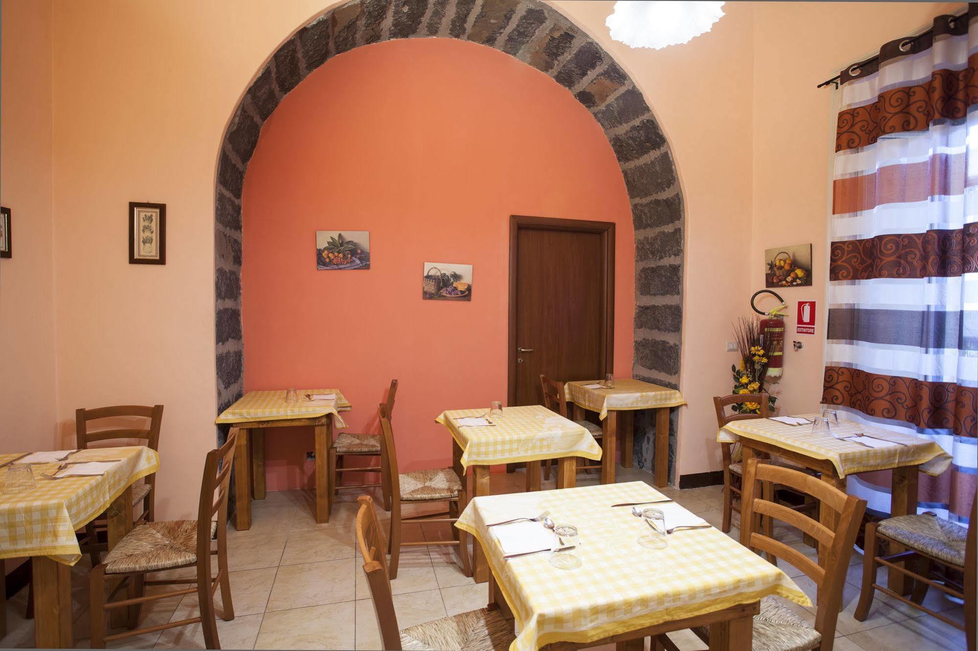 לינה וארוחת בוקר ריפוסטו Siciliaetnamare מראה חיצוני תמונה